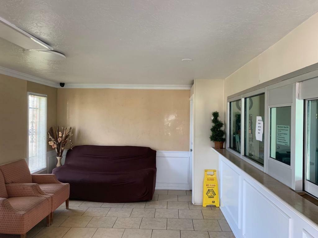 Texas Inn Бомонт Экстерьер фото